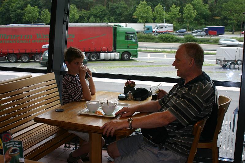 IMG_3517a.jpg - 28 juni rond half elf: onze eerste stop in Duitsland
