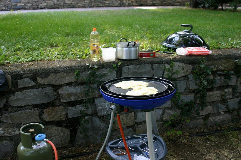 IMG_3576a.jpg - Pannekoeken bakken op de skottelbraai