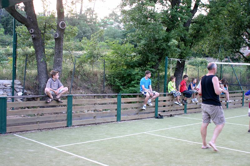 IMG_3585a.jpg - Het voetbal- annex basketbalveld