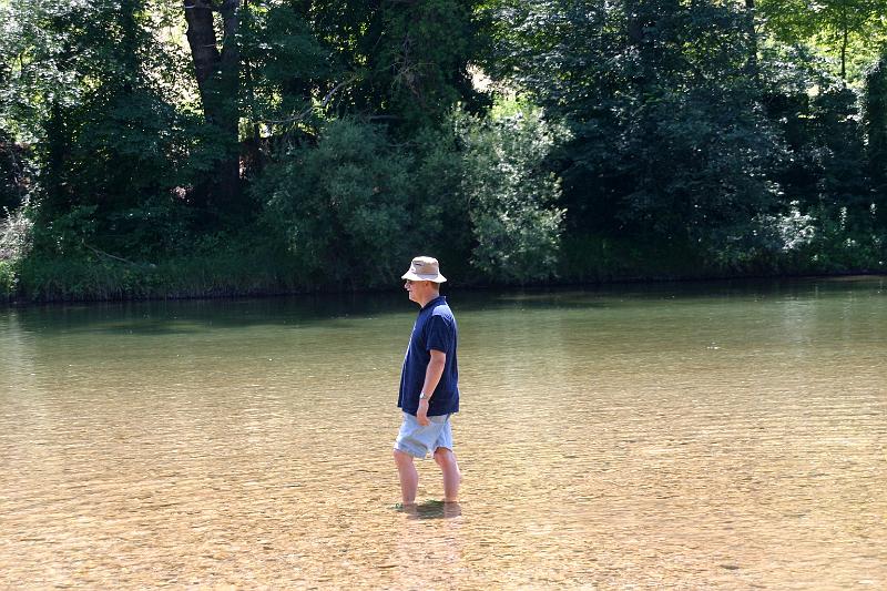 IMG_3780a.jpg - Jaap speurt de rivier af naar Jurre. Hijn had er al lang kunnen zijn.