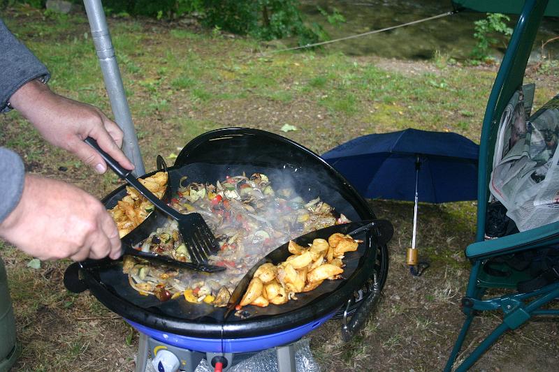 IMG_3878a.jpg - De skottelbraai is weer aangezet